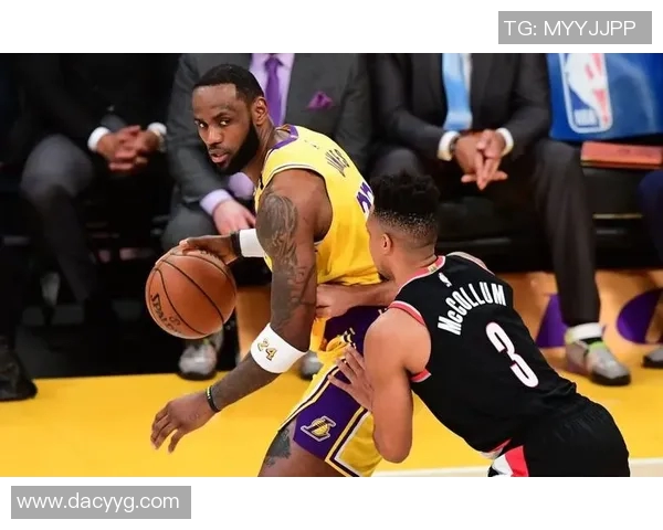 掘金与湖人激战正酣腾讯直播全程呈现精彩瞬间 掘金与湖人激战正酣腾讯直播全程呈现精彩瞬间